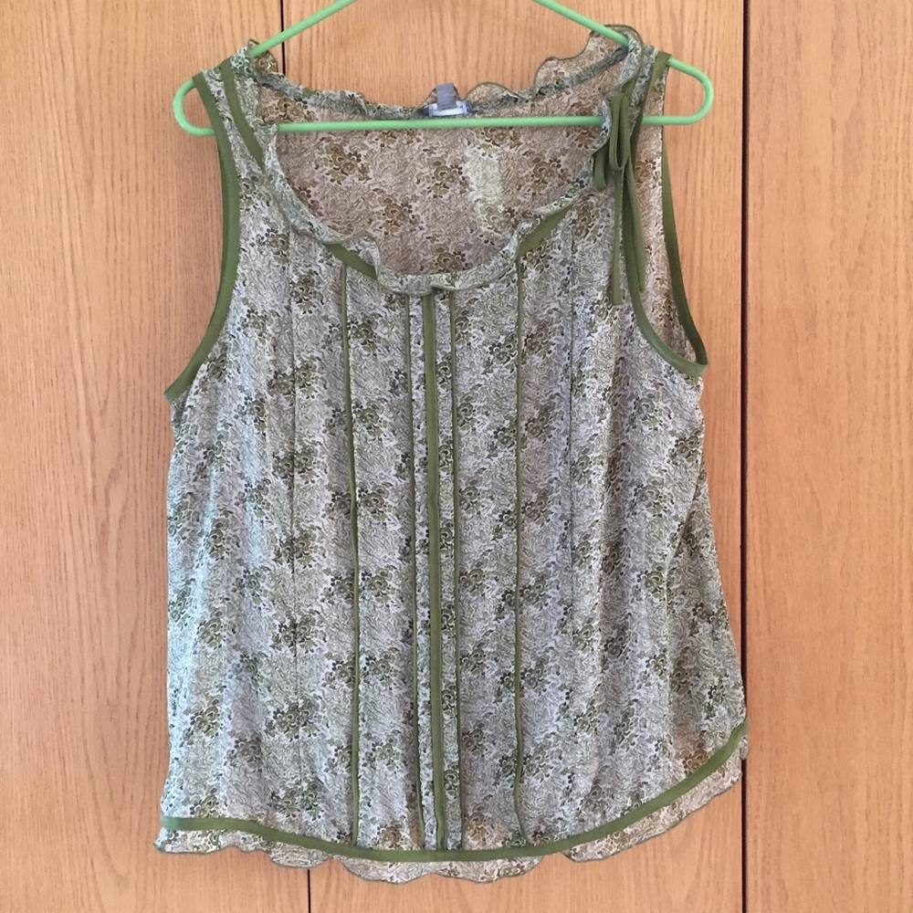 Ann Taylor delicate floral print top